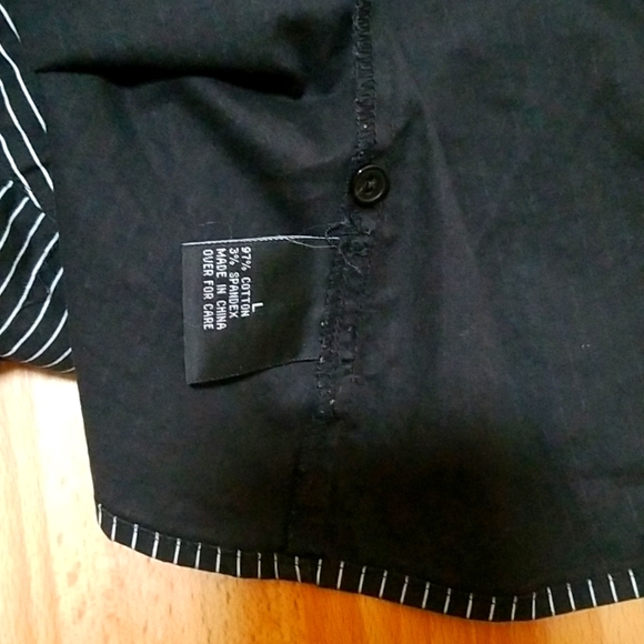 Fitted style pin-striped button down top! - Picture 5 of 5